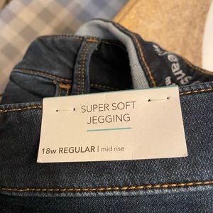 NWT Maurices Size 18 W Regular Midrise Jeggings W/ Plaid Ankle Cuffs